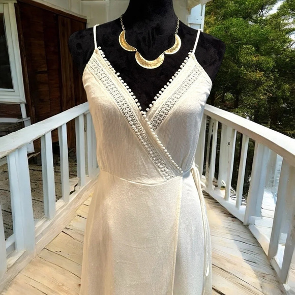 Lulus Spaghetti Strap Mini Wrap Dress V Neck Crochet Accent open back Size Large - Picture 9 of 9